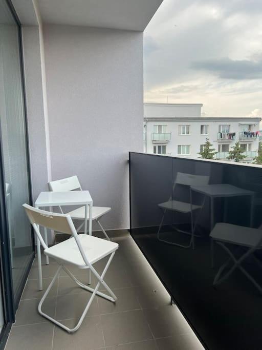 Apartman Centrum S Parkovanim Caşonia Exterior foto