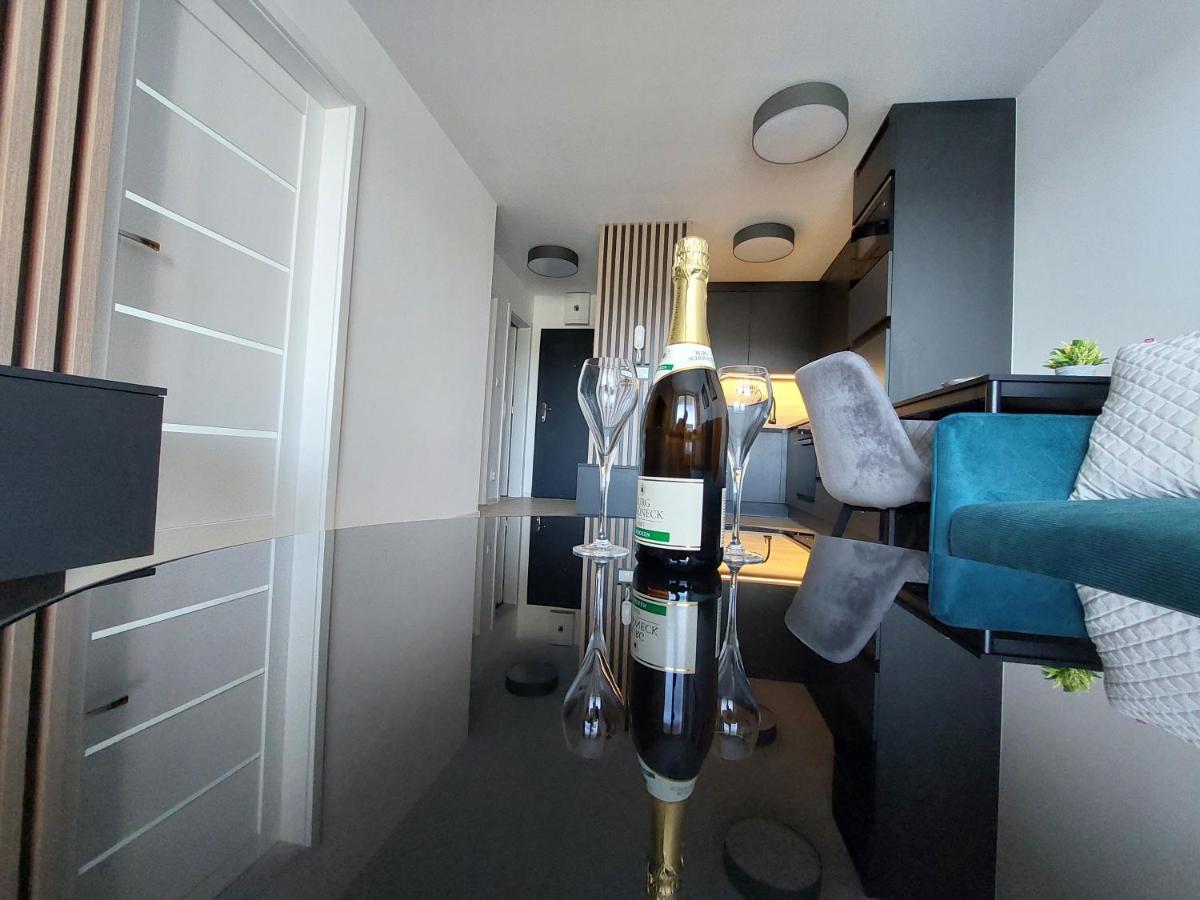Apartman Centrum S Parkovanim Caşonia Exterior foto
